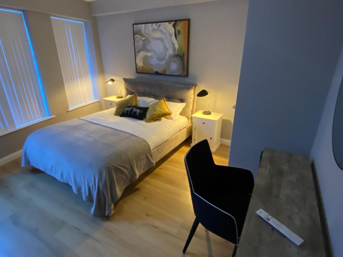 Dunlap Apartments Страбан Екстериор снимка