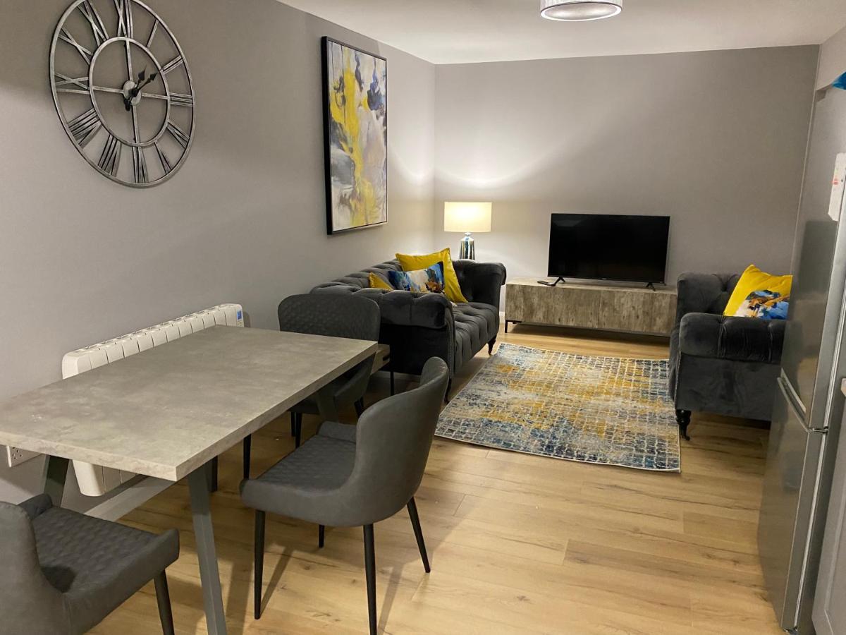 Dunlap Apartments Страбан Екстериор снимка