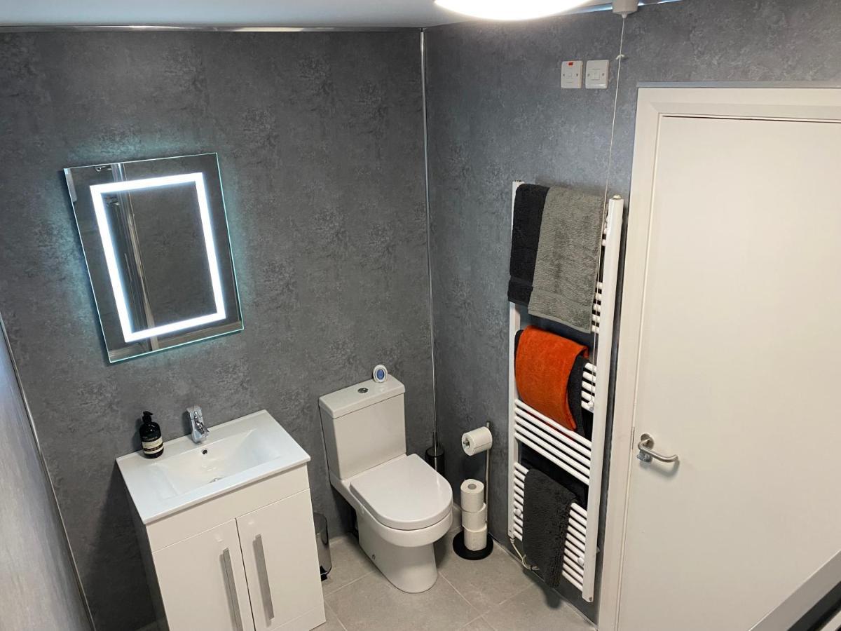 Dunlap Apartments Страбан Екстериор снимка